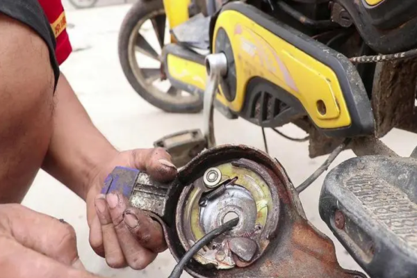 吕梁市电动车刹车故障